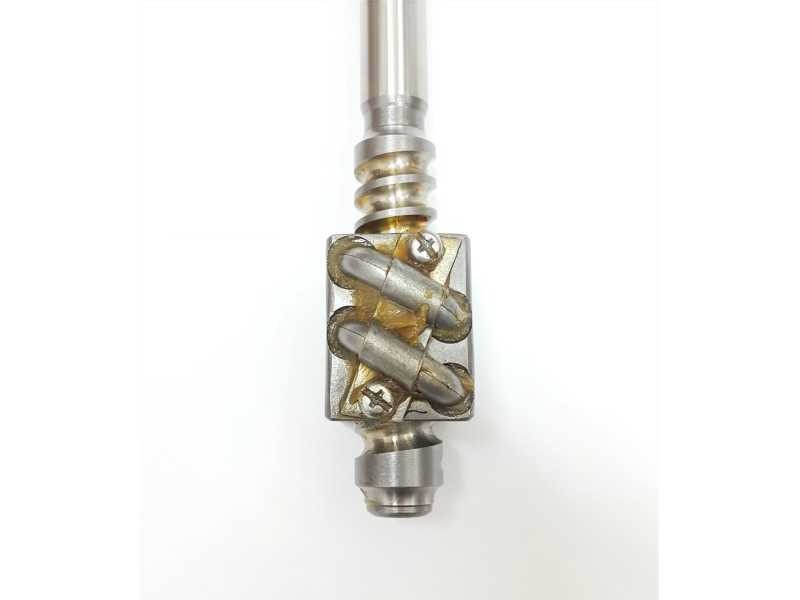 Vairo kolonėlės sliekas su ašimi