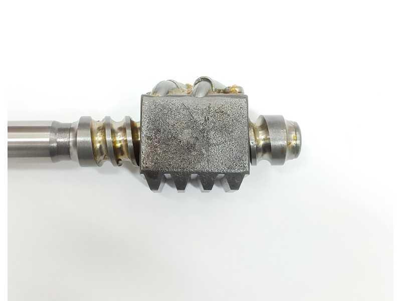 Vairo kolonėlės sliekas su ašimi