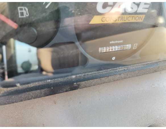 Case 21E (šarnyrinis krautuvas)