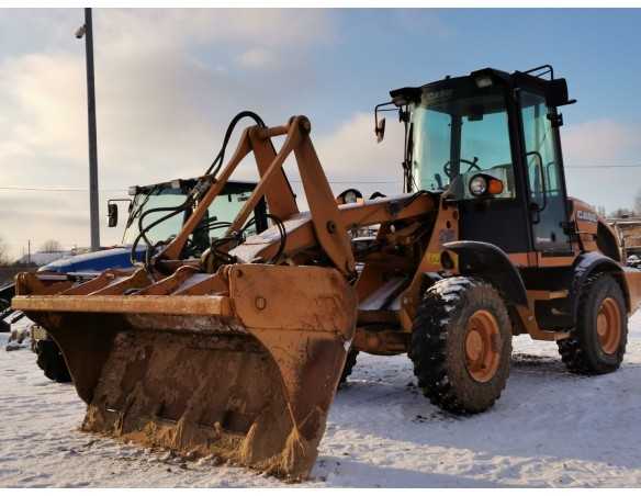 Case 21E (šarnyrinis krautuvas)