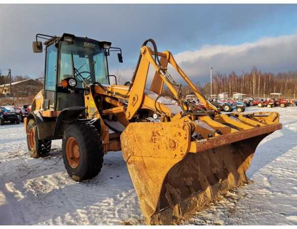 Case 21E (šarnyrinis krautuvas)