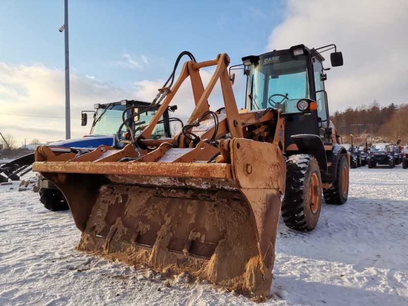 Case 21E (šarnyrinis krautuvas)