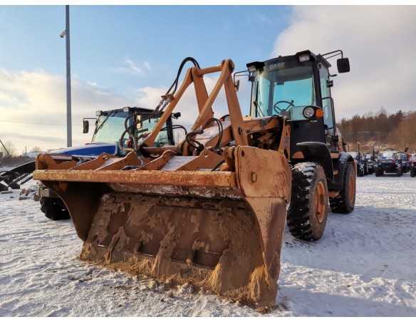 Case 21E (šarnyrinis krautuvas)