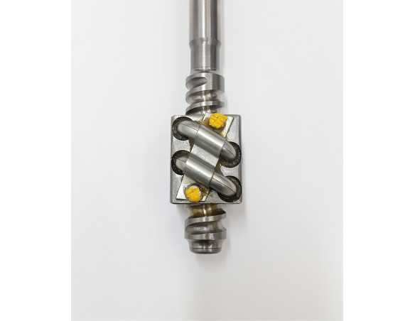 Vairo kolonėlės sliekas su ašimi