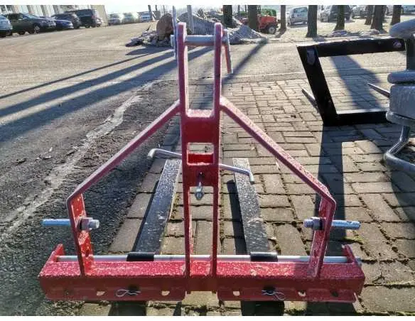 Palečių šakės (ant 3-jų taškų pakabos)