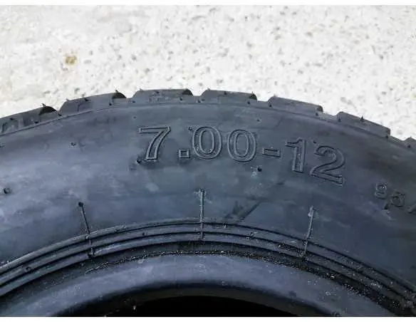 Puspriekabės padanga 7.00-12