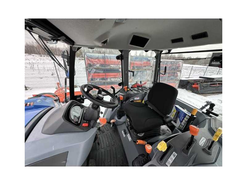 SOLIS 50 с фронтальным погрузчиком