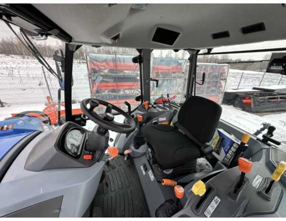 SOLIS 50 с фронтальным погрузчиком