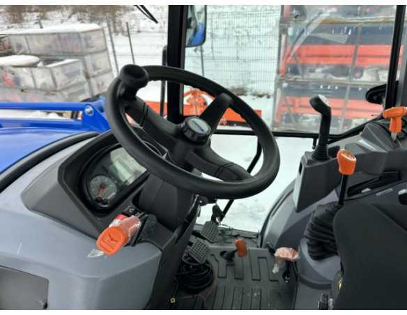 SOLIS 50 с фронтальным погрузчиком