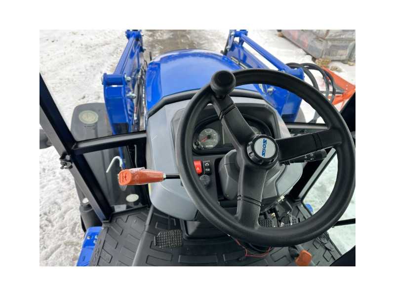 SOLIS 50 с фронтальным погрузчиком