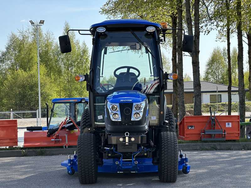 SOLIS 26 HST with lawnmower