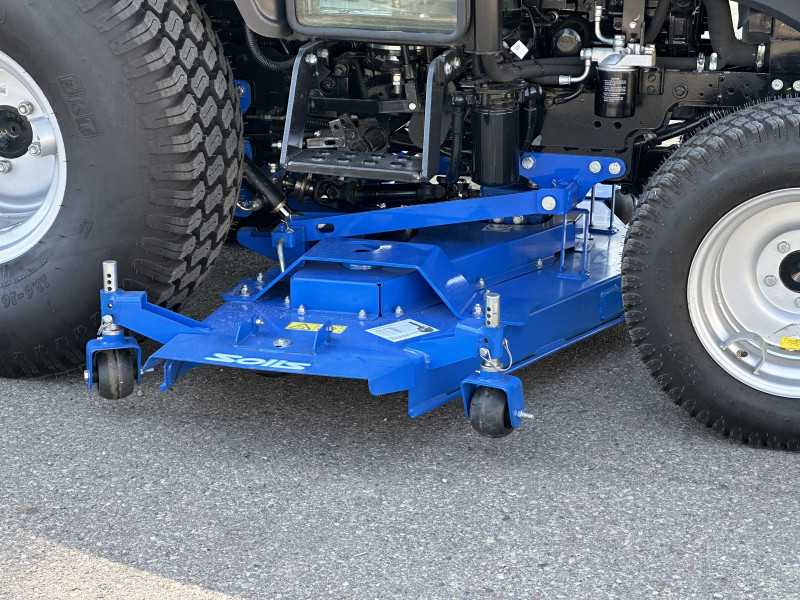 SOLIS 26 HST with lawnmower