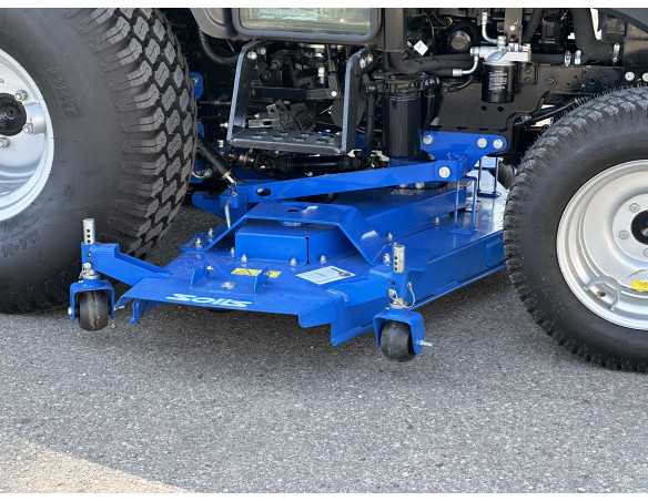 SOLIS 26 HST with lawnmower