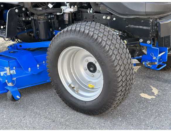 SOLIS 26 HST with lawnmower