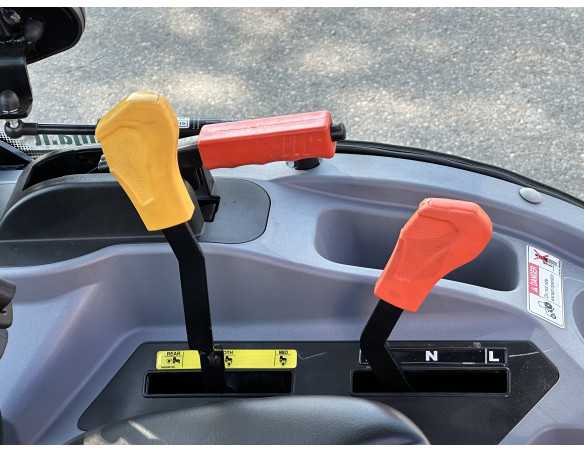 SOLIS 26 HST with lawnmower