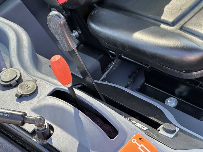 SOLIS 26 HST with lawnmower