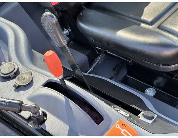 SOLIS 26 HST with lawnmower