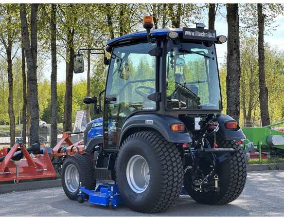 SOLIS 26 HST with lawnmower