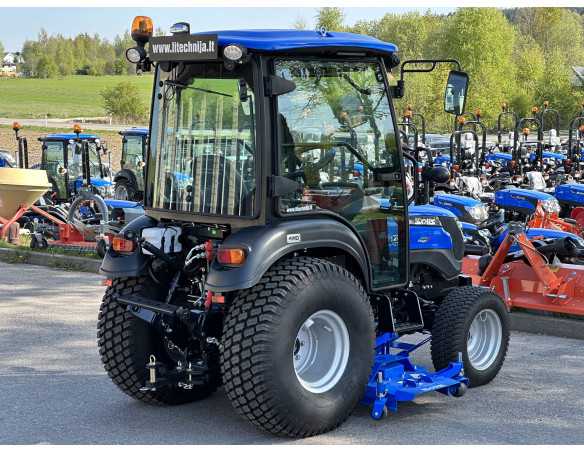 SOLIS 26 HST with lawnmower