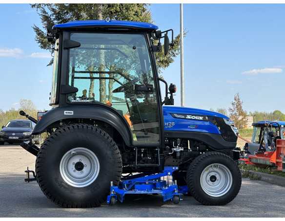 SOLIS 26 HST with lawnmower