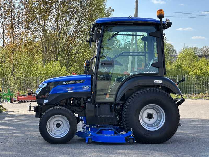 SOLIS 26 HST with lawnmower