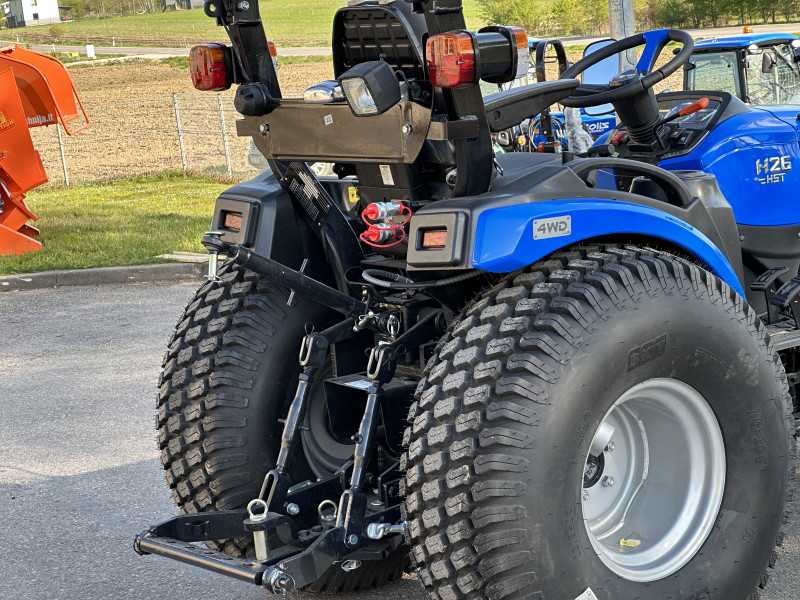 SOLIS 26 HST su vejos ratais