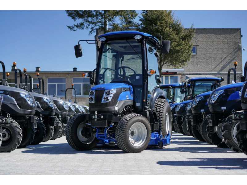 SOLIS 26 HST with lawnmower