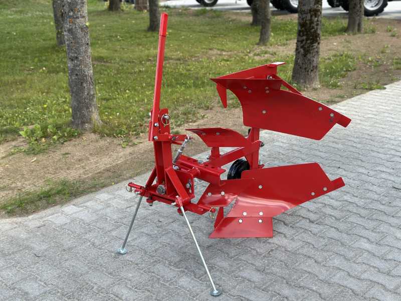 copy of One-legged reindeer with plow