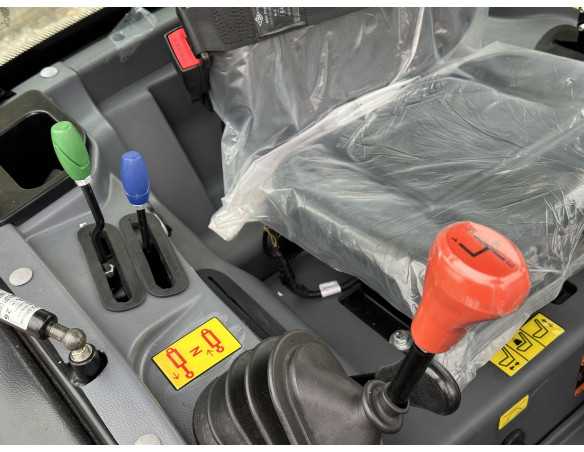 Solis 26 (9+9) su kabina