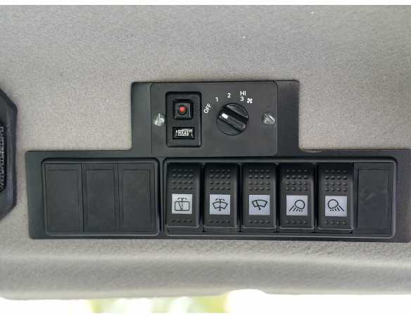 Solis 26 (9+9) su kabina