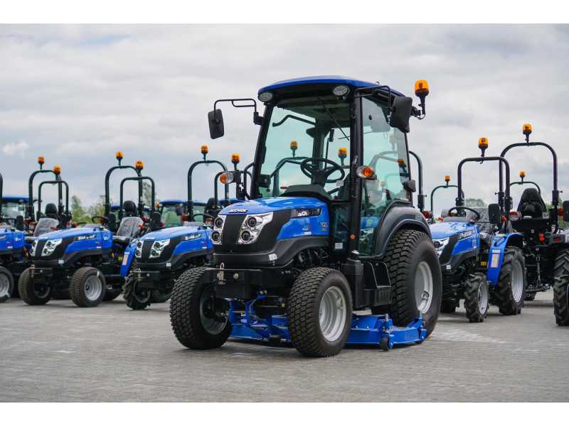 SOLIS 26 HST with lawnmower