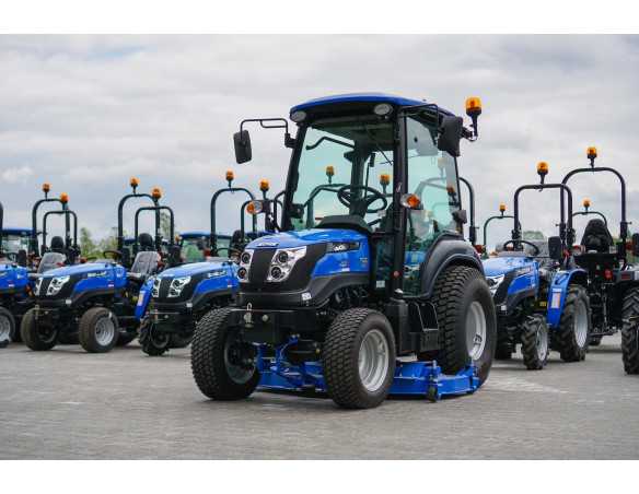 SOLIS 26 HST with lawnmower