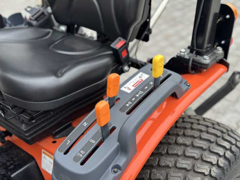 Hinomoto HM-255 (HST) with front loader