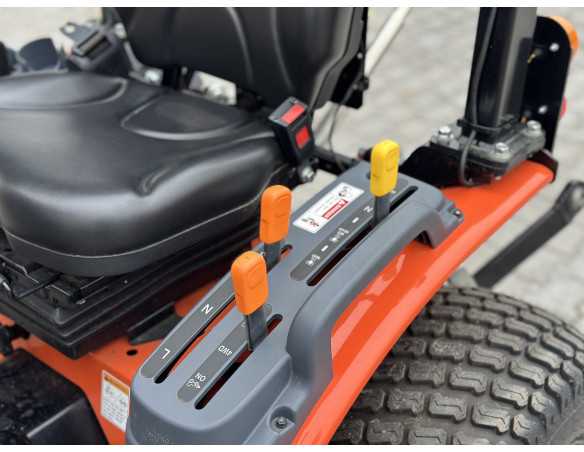 Hinomoto HM-255 (HST) su frontaliniu krautuvu