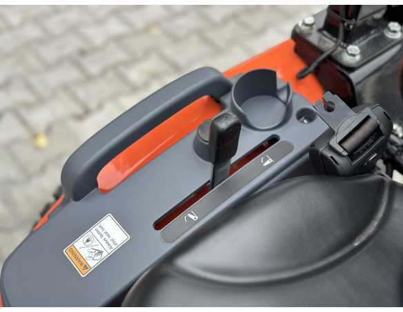 Hinomoto HM-255 (HST) su frontaliniu krautuvu