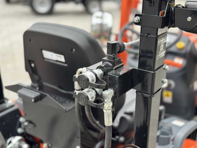 Hinomoto HM-255 (HST) with front loader