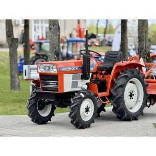 Hinomoto E-224 su žemės dirbimo freza