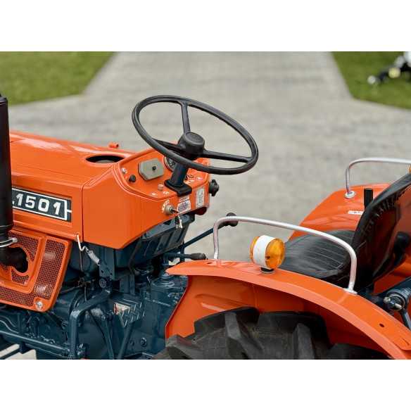 Kubota L-1501 (2wd) su žemės dirbimo freza
