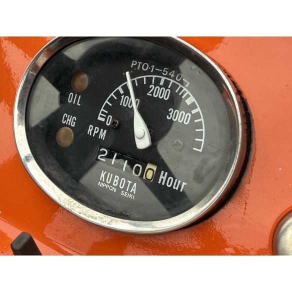 Kubota L-1501 (2wd) su žemės dirbimo freza