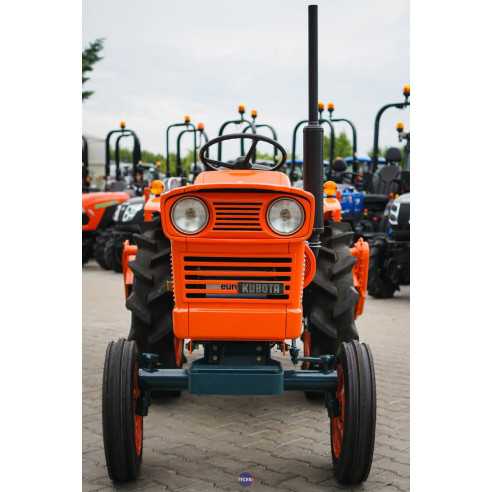 Kubota L-1501 (2wd) su žemės dirbimo freza