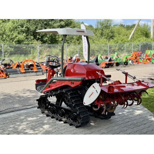 Yanmar AC-10 su žemės dirbimo freza