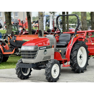 Yanmar RS-24 su žemės dirbimo freza