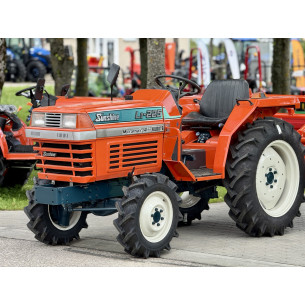 Kubota L1-225 su žemės dirbimo freza