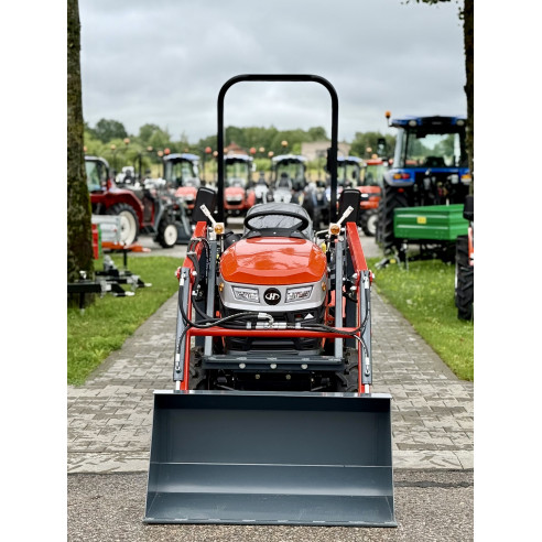 Hinomoto HM3020 su frontaliniu krautuvu