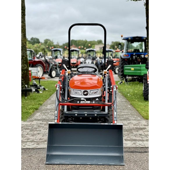 Hinomoto HM3020 su frontaliniu krautuvu