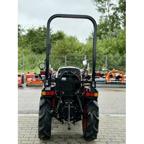 Hinomoto HM3020 su frontaliniu krautuvu