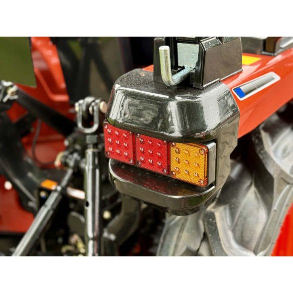 Hinomoto HM3020 su frontaliniu krautuvu