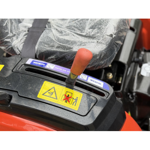 Hinomoto HM3020 с фронтальным погрузчиком