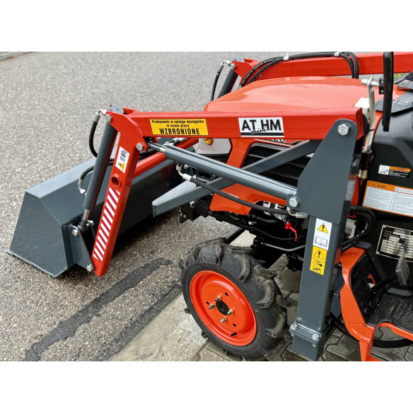 Hinomoto HM3020 su frontaliniu krautuvu