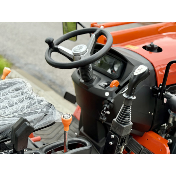 Hinomoto HM-275 su multifunkciniu krautuvu